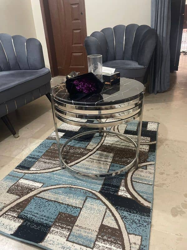 Beautiful Round Center table with rug (Urgent sell) 5