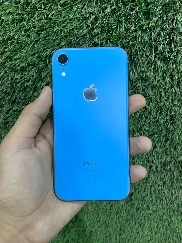 iPhone XR 1