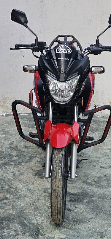 Honda CB 150F 3