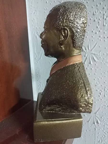 Nelson Mandela Decoration piece/Antique piece/Lion antique piece 1