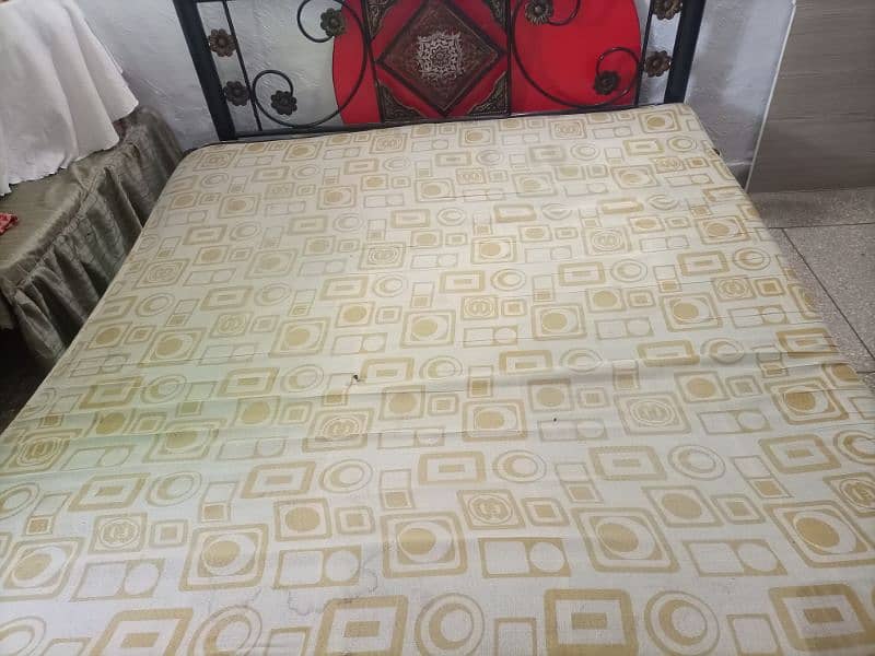 King size bed mattress in good condition 3