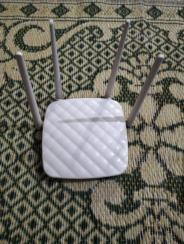 Tenda Wifi F4 Router 2