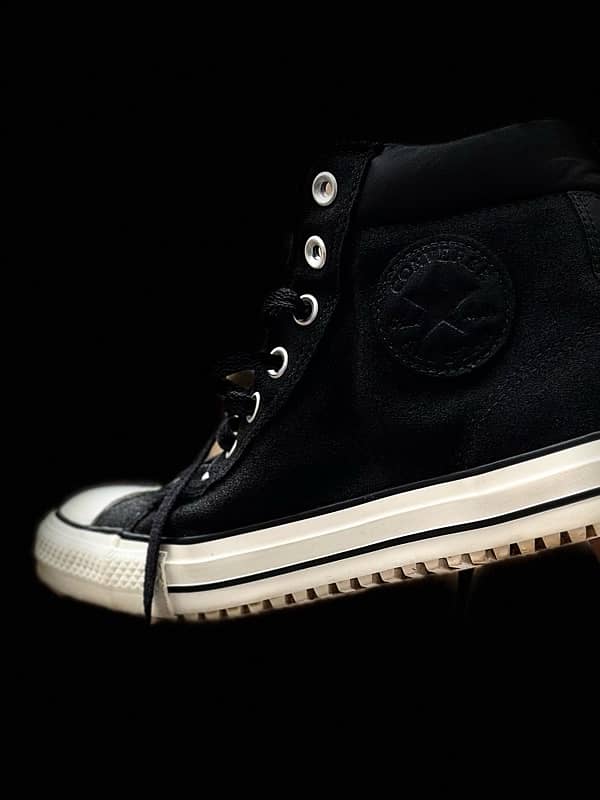 AMERICAN REAL CONVERSE SHOES (SIZE 42) 1