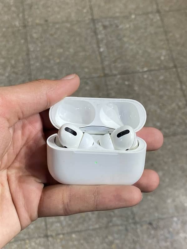 Apple AirPods Pro 1st Gen 1