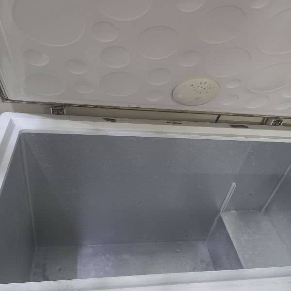 EXCELLENT BIG SIZE HAIER DEEP FREEZER 1