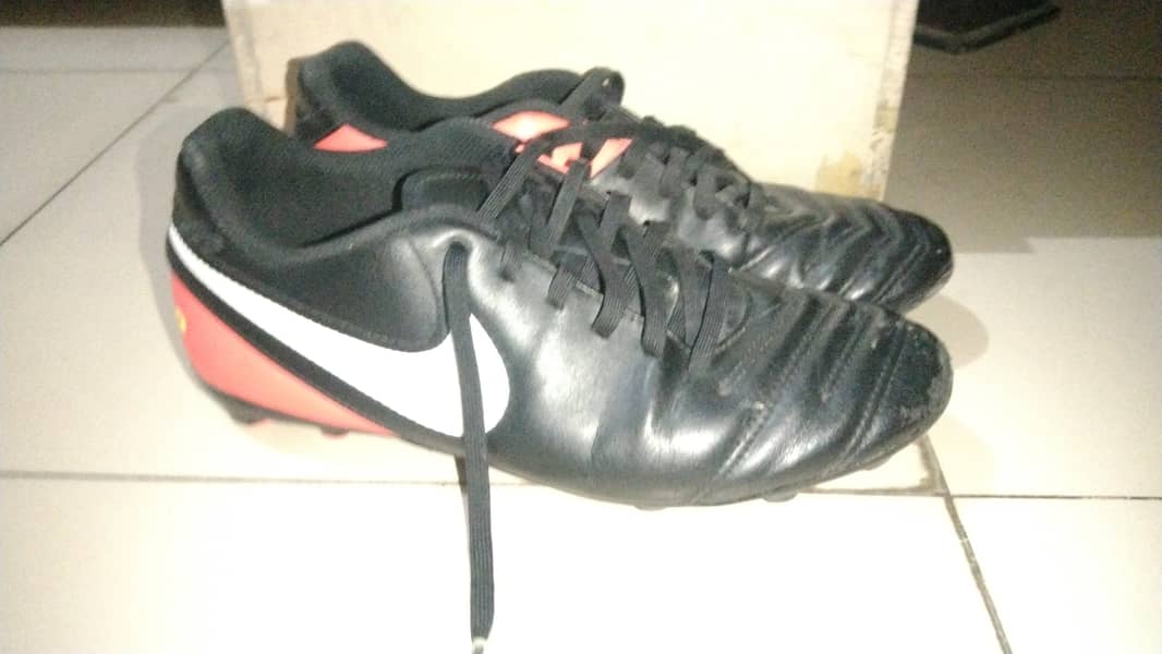 Used football shoes going very cheap 3