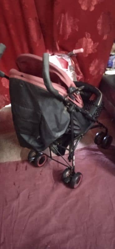 kids stroller in good condition 4