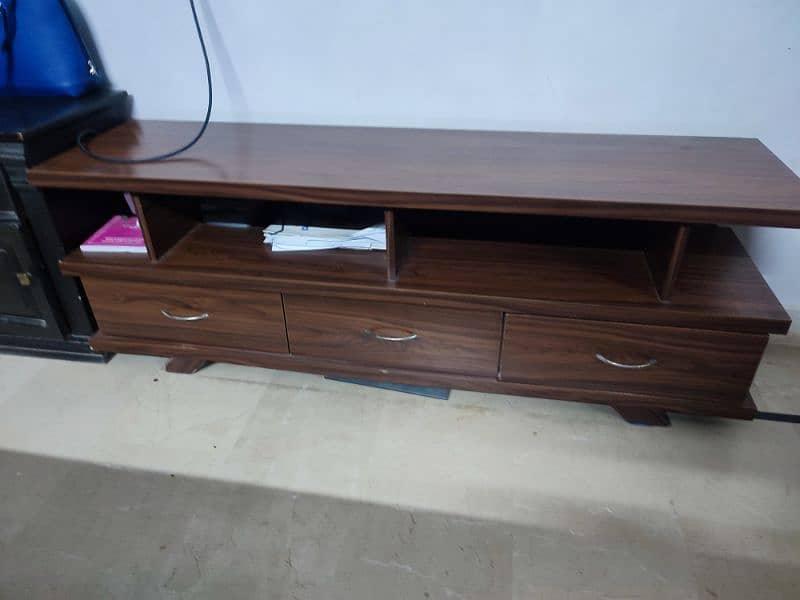 Almost new TV Console in perfect condition 0