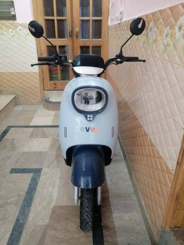 Electric Scooty Evee Nisa 0