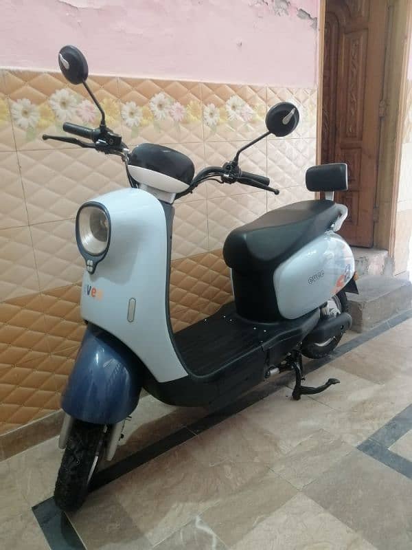 Electric Scooty Evee Nisa 9