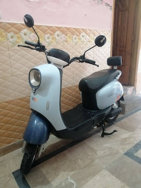 Electric Scooty Evee Nisa 10