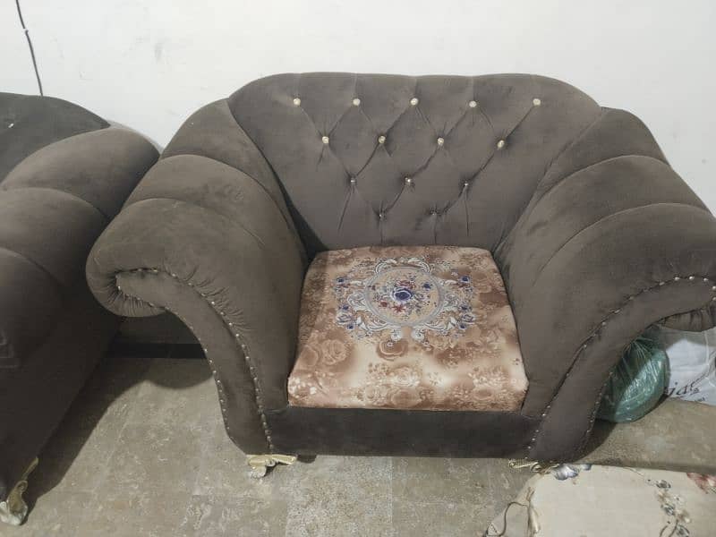 3 sofa new condition 4