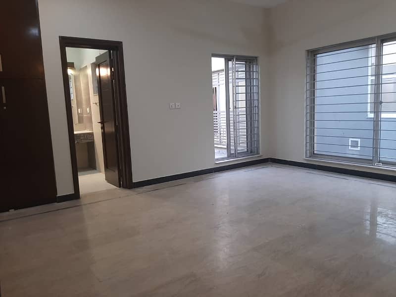 5 Beds 1 Kanal Good Location House for Rent in Ex Air Avenue DHA Phase 8 Airport road Lahore. 4