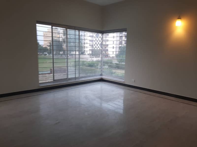 5 Beds 1 Kanal Good Location House for Rent in Ex Air Avenue DHA Phase 8 Airport road Lahore. 7