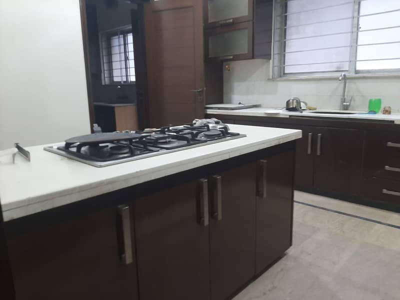 5 Beds 1 Kanal Good Location House for Rent in Ex Air Avenue DHA Phase 8 Airport road Lahore. 14