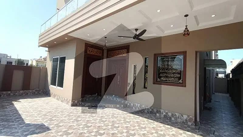 Brand New Classic House 10 Marla In EE Block Available For Sale in City Housing Gujranwala 3