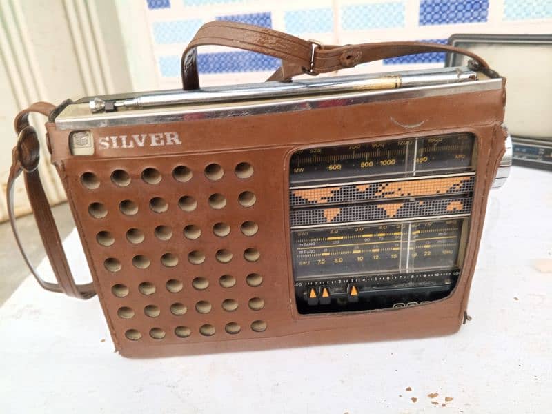 Radio silver 3 band 0