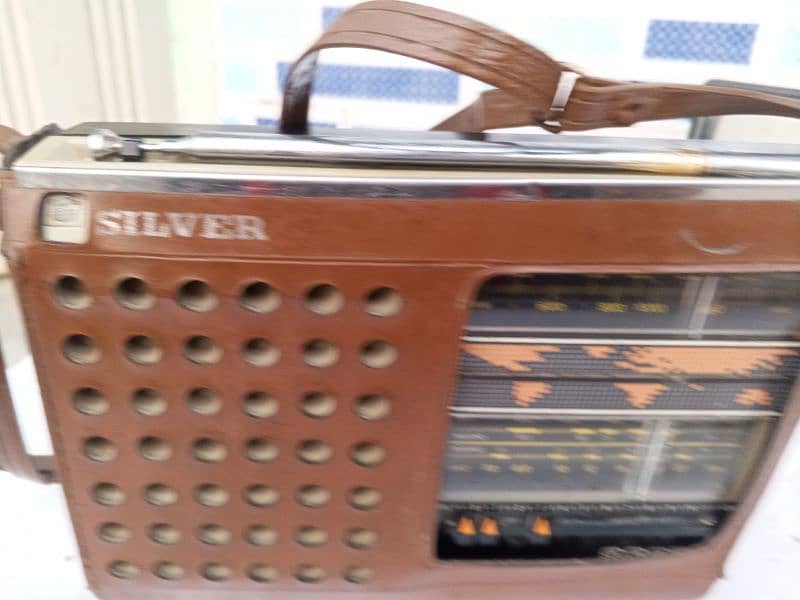 Radio silver 3 band 1