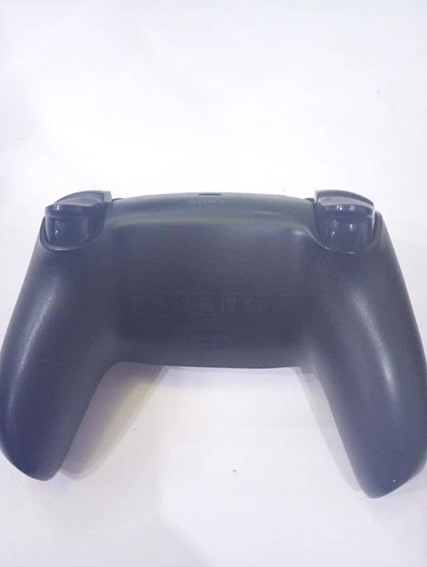 PS5 controller Black ( negotiable ) 1