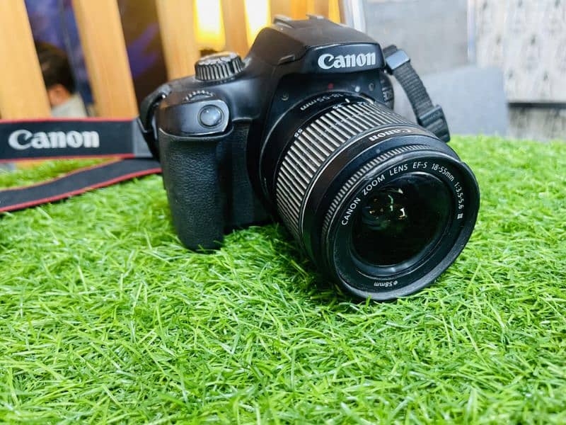 canon E0S 4000D 1