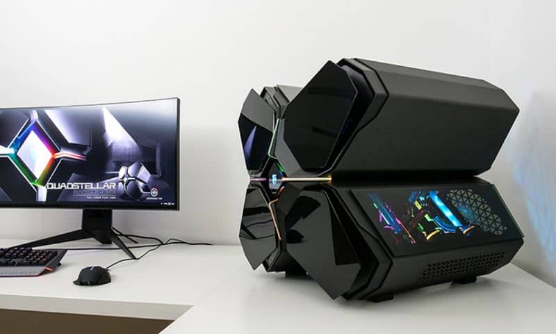 The DeepCool QUADSTELLAR gaming pc case with box 1