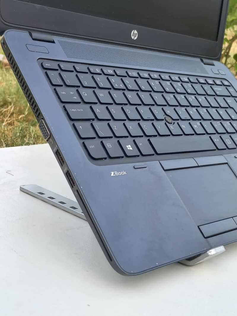 Hp zbook core i7 : 03018531671 5