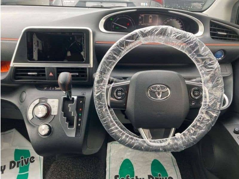 Toyota Sienta 2018 10