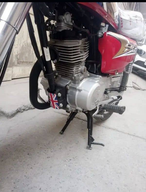 HONDA CG 125 IN GENUINE CONDITION 20 MODEL 3