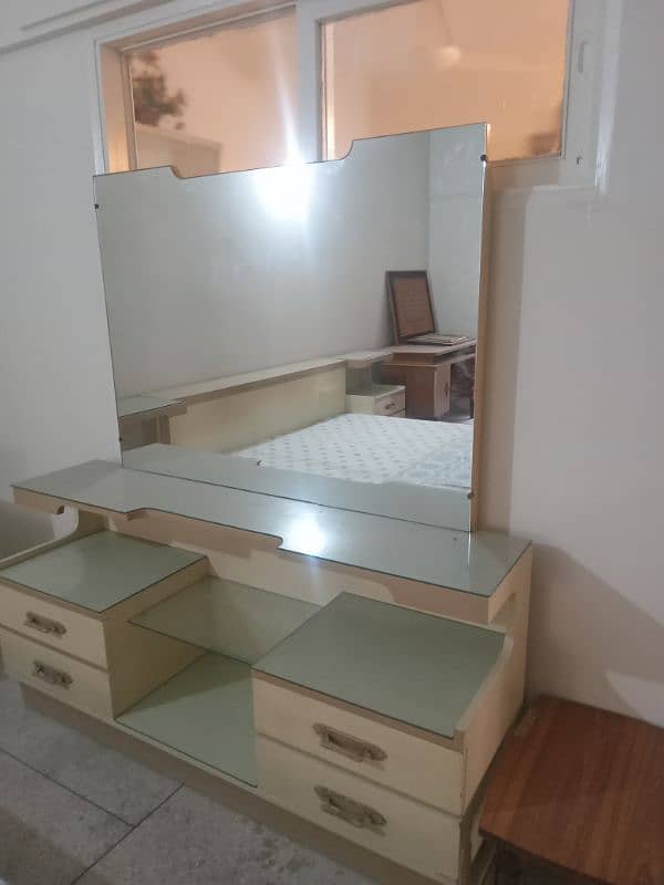 Bed and dressing table 1