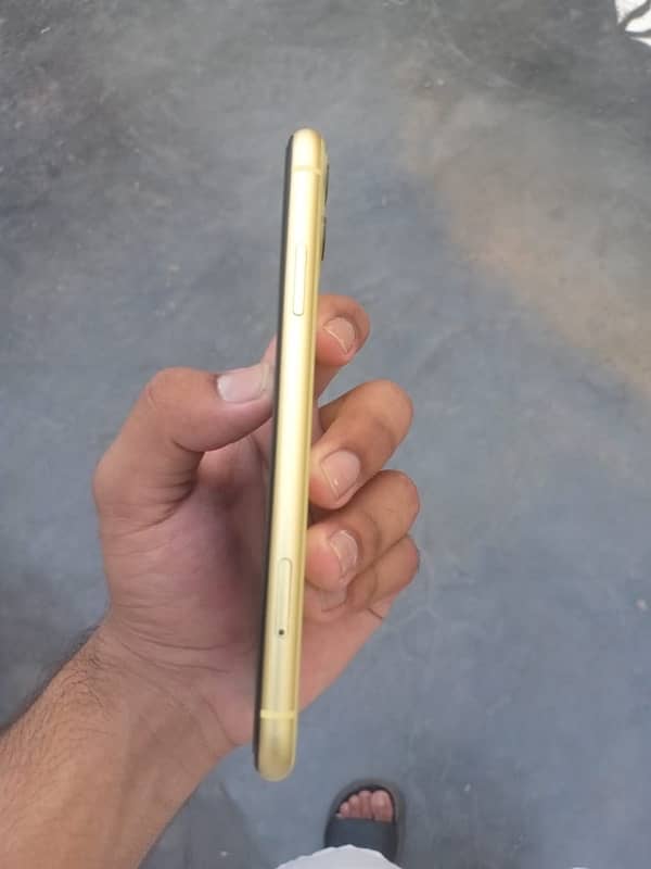 iPhone 11 Jv 64gb WhatsApp number 03014147652 2