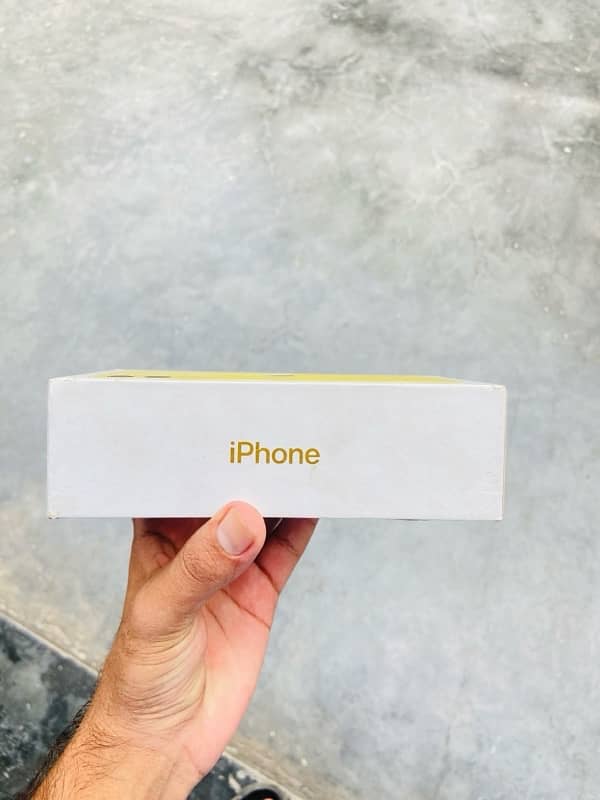 iPhone 11 Jv 64gb WhatsApp number 03014147652 3