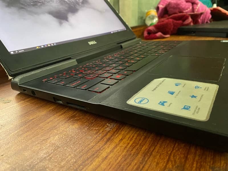 Dell Inspiron 15 7000 Gaming 4