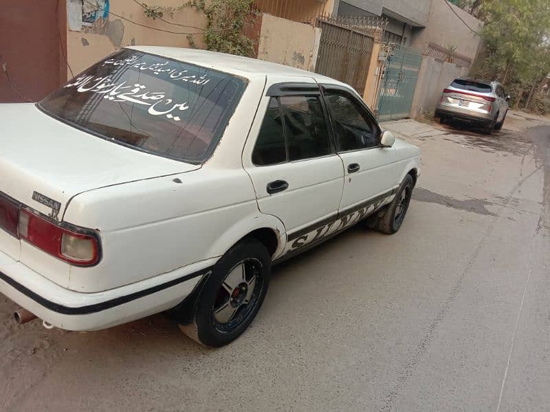 Nissan Sunny 1991 3