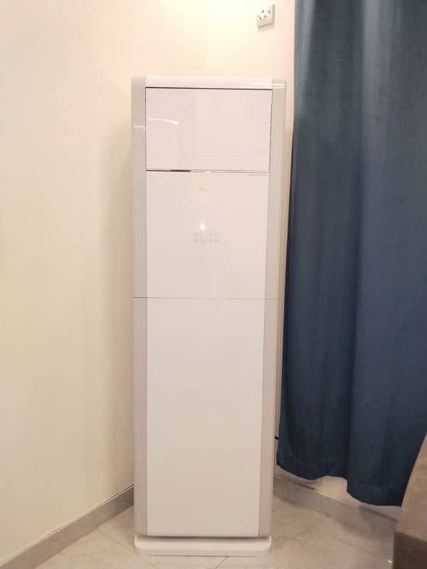 Floor Standing AC.  (chiller) Gree 3.5ton (inverter) 0