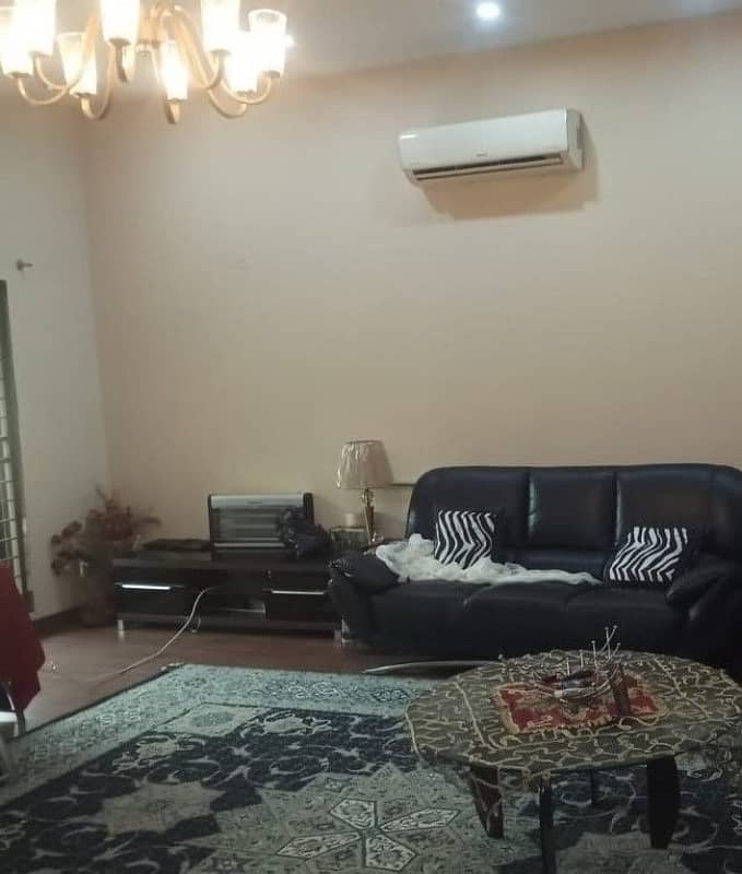 1 Kanal House Use Available For Sale 7