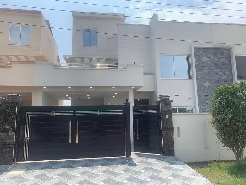 Prime Location 10 Marla House For Sale In Buch Executive Villas - Phase 1 0