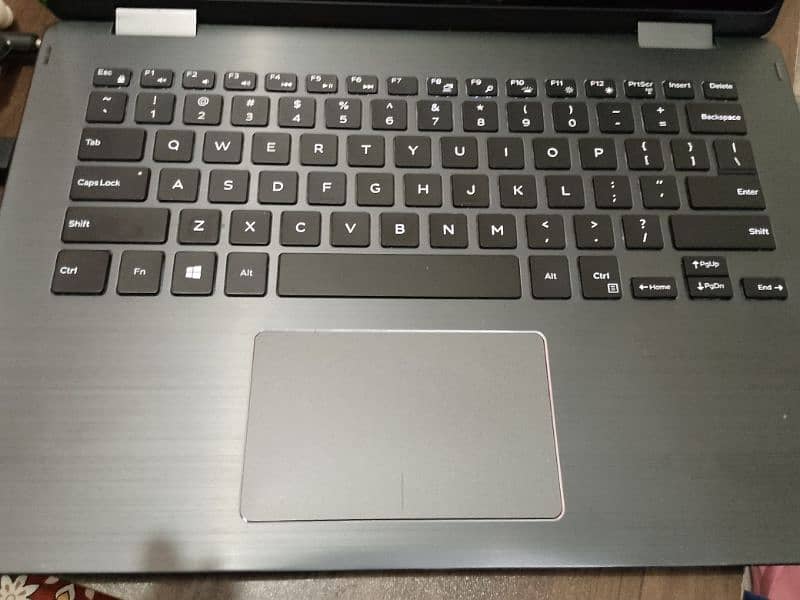 Dell Laptop 3379 0