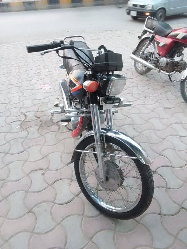 125 honda 28000 drive 10/10 condition 3