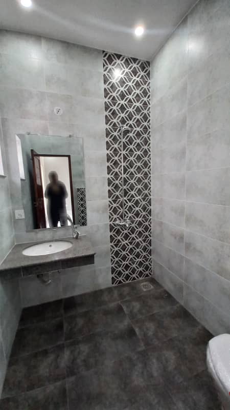 10 Marla Upper Portion With Gas For Rent 5