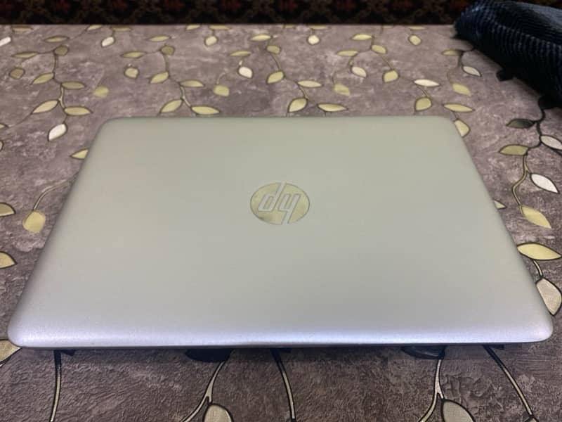 HP EliteBook 820 G3 0