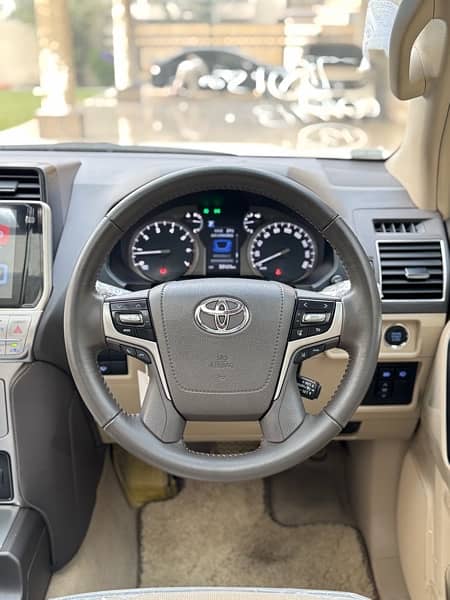 Toyota PradoTx-L  2018 Beige Room 9