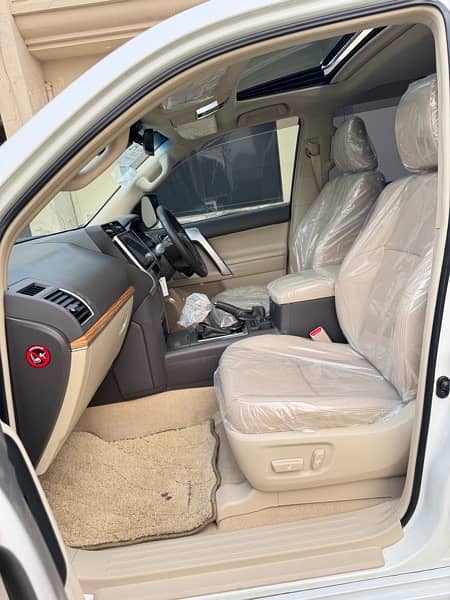 Toyota PradoTx-L  2018 Beige Room 13