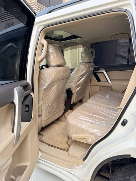 Toyota PradoTx-L  2018 Beige Room 14