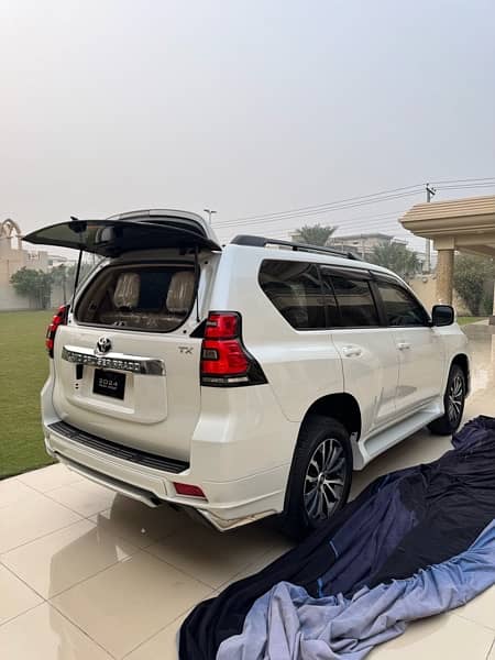 Toyota PradoTx-L  2018 Beige Room 17