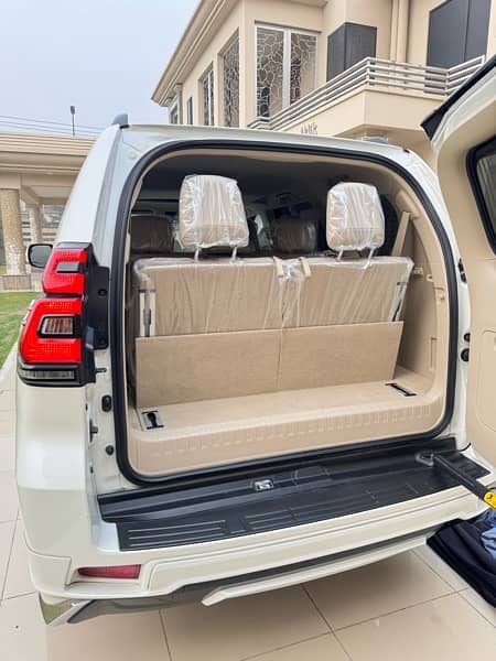 Toyota PradoTx-L  2018 Beige Room 18