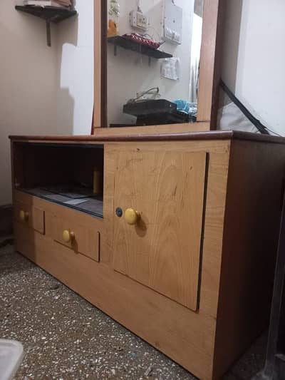 dressing table for sale  good condition