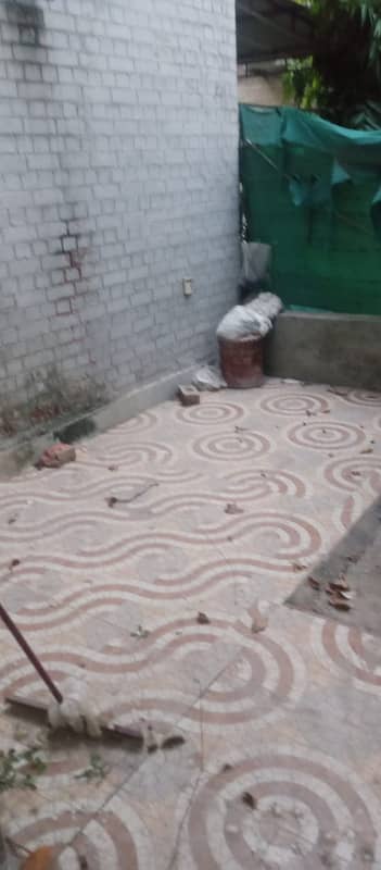 Iqbal Town 8 Marla. Ground Floor Tile Flooring Falte For Family At Chanab Block 23