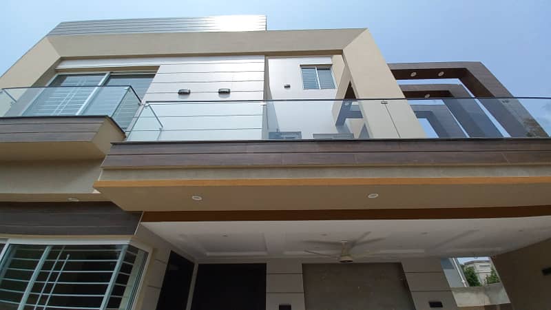 10 Marla Villa Available For Rent In Bahria Orchard 3