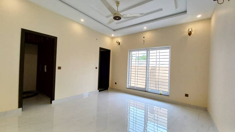 10 Marla Villa Available For Rent In Bahria Orchard 12