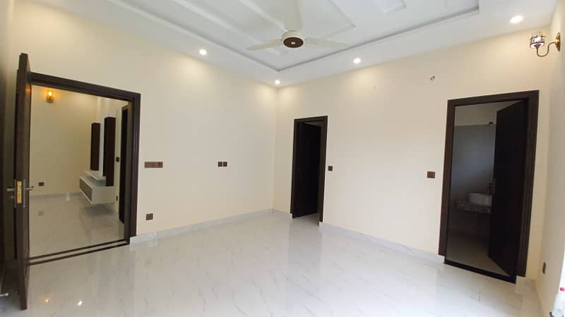 10 Marla Villa Available For Rent In Bahria Orchard 13